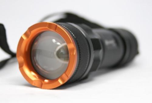 Lúmens de lanterna 180 RC-C8 zoom Romisen com CREE Q5 LED