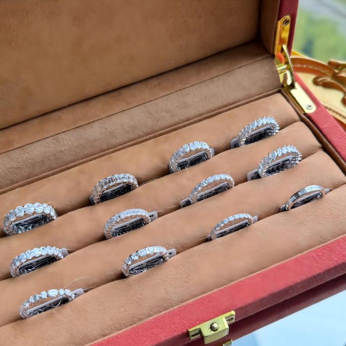 Bespoke Lab Grown Diamond Eternity Band စုစည်းမှု