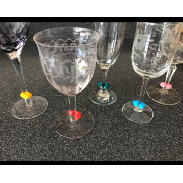 Decoración de vino Regalos de silicona O Charms