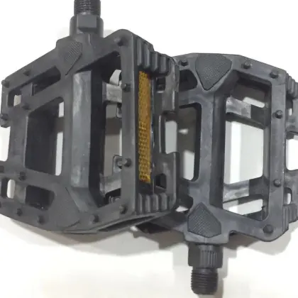 plastic mountain bike pedals