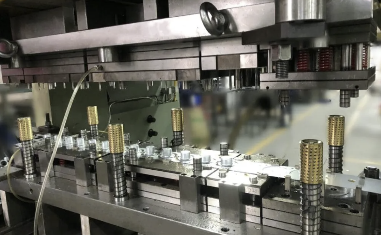 Metal box fabrication