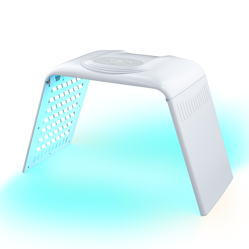 red light therapy on face