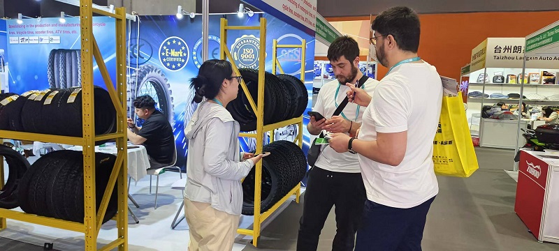 Canton Fair Sees a Surge in Orders! International Buyers Compete with Cash for Rislife KUMA Tires