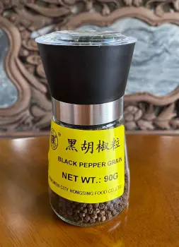 Black Pepper with Grinder