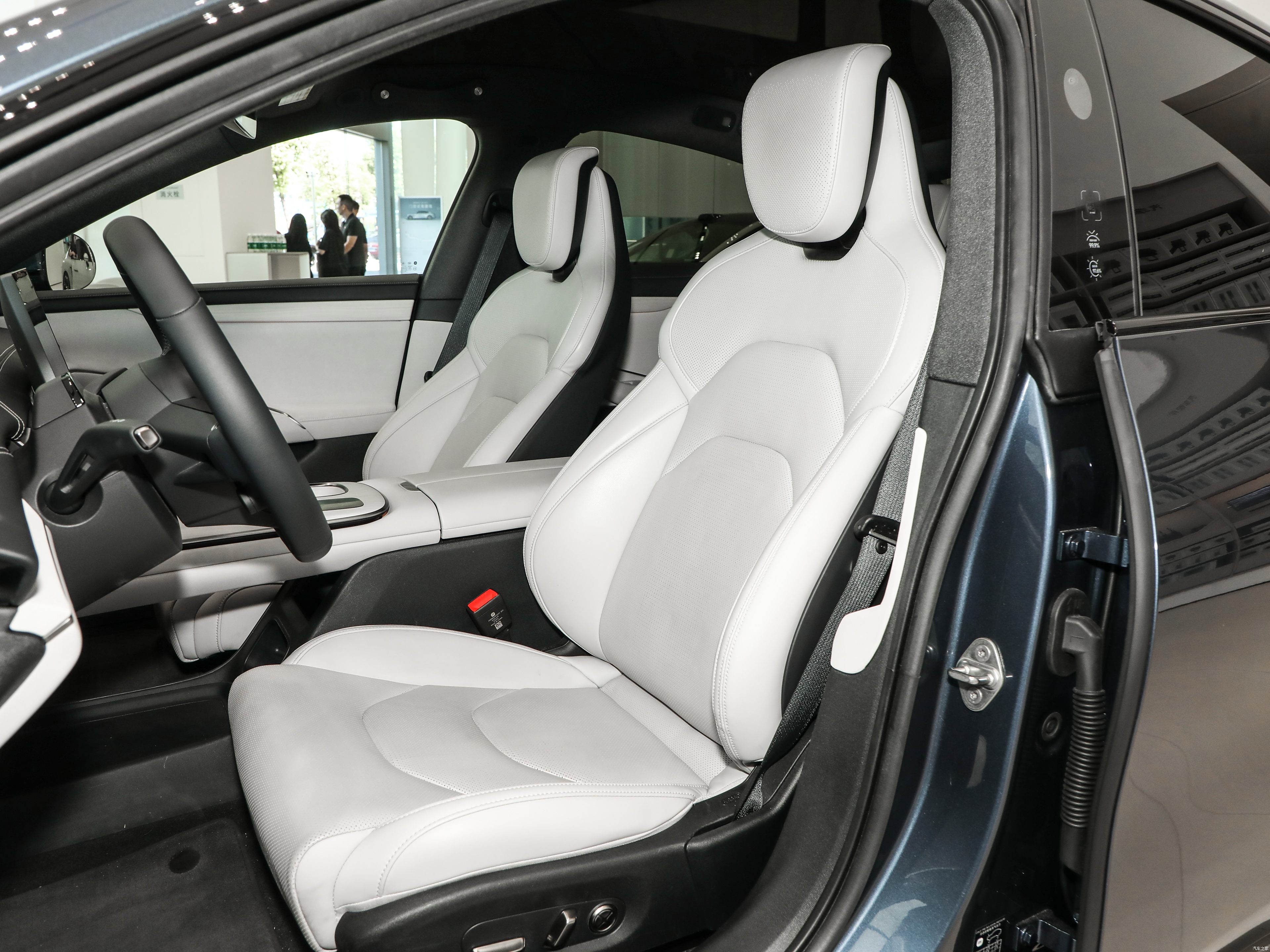 2024 Xiaomi Su7 New Energy Vehicle with 700-830Km