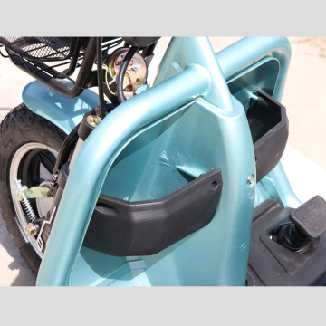triciclo elettrico con piccolo vano di carico posteriore