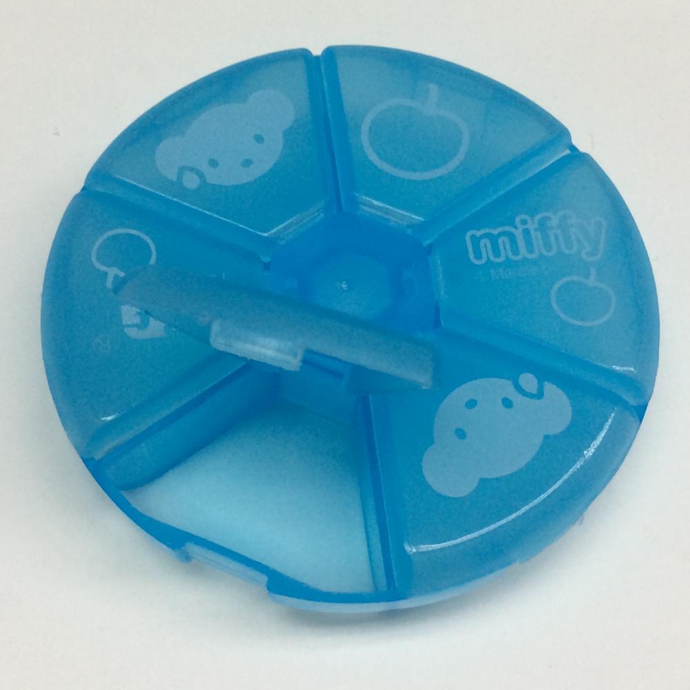 Plastic convenient six-grid round pill case