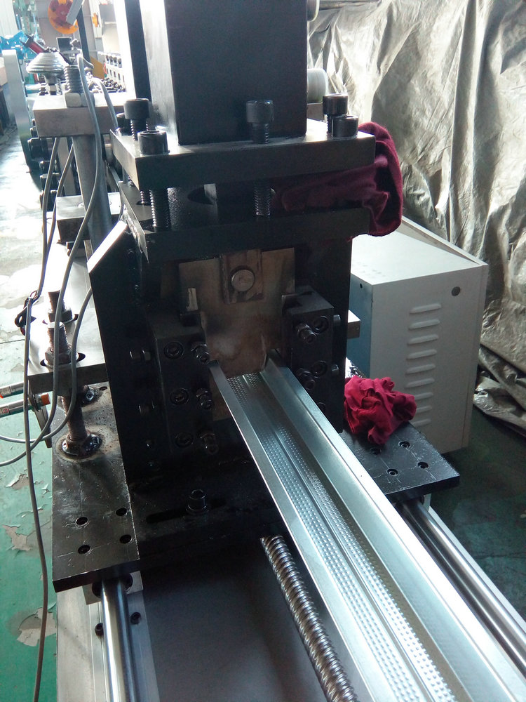 Furring Channel/Omega Channel Roll Forming Machine