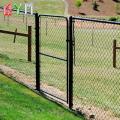 Cadena de cadena galvanizada cerca de la cancha de tenis de la valla