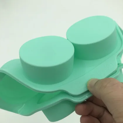 7-Hole Cylindrical Oreo Cookie Silicone Ice Cube Mold - Non-Stick and Easy Demolding