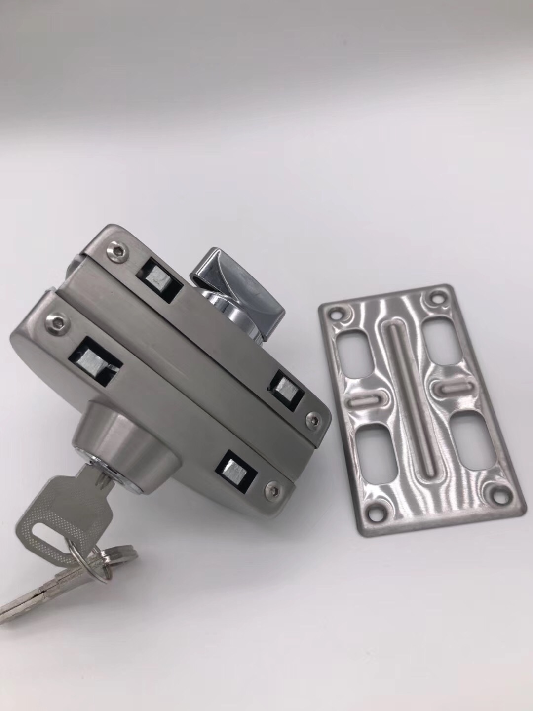 IN-37 GLASS DOOR LOCK