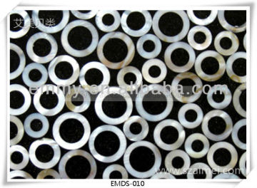 Annular shell mosaic wall tiles with black glue