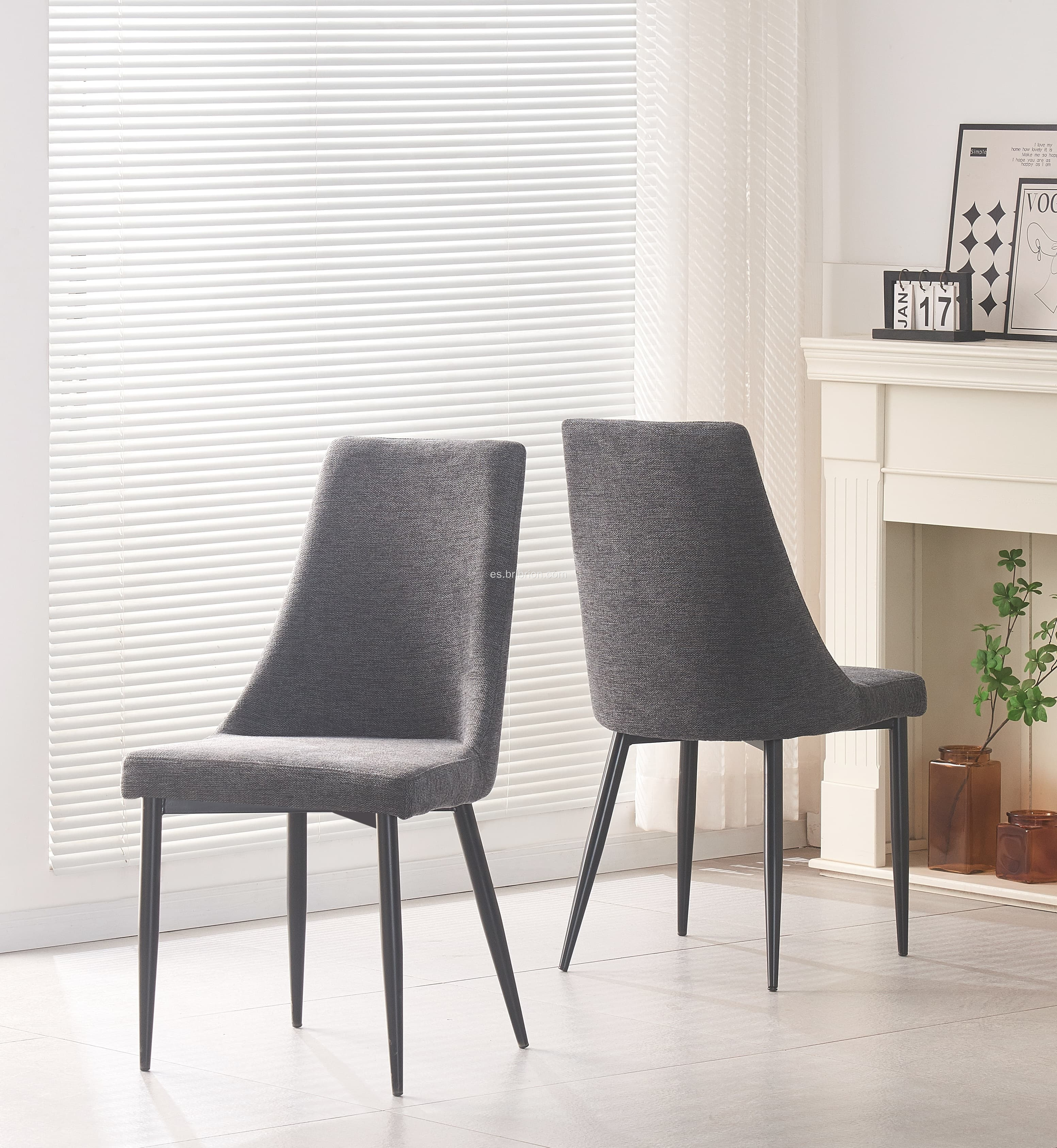 Elegantes sillas de comedor de lino gris profundo para cocinas