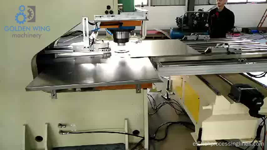 Equipo automático para la fabricación de latas de atún