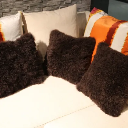 Factory price lamb wool fur lambskin cushion