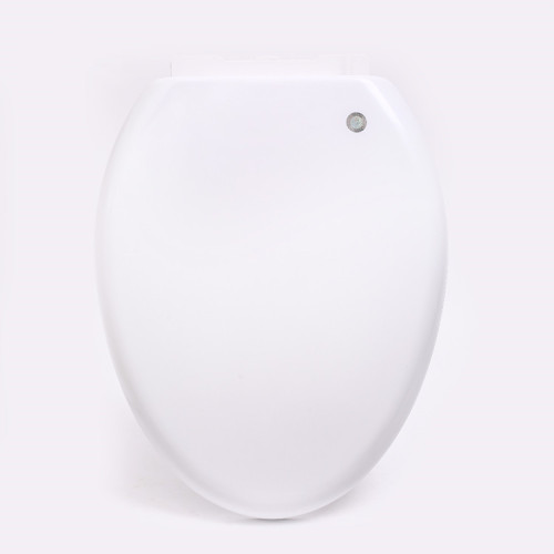 Vários plásticos brancos usando assento de sanita com tampa inteligente