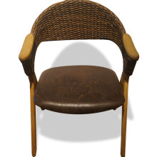 Krzesło ogrodowe z drewnianym rattanu