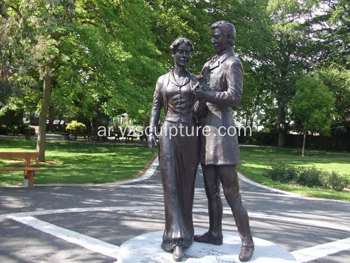 تمثال زوجين الحب البرونزية لحديقة الديكور