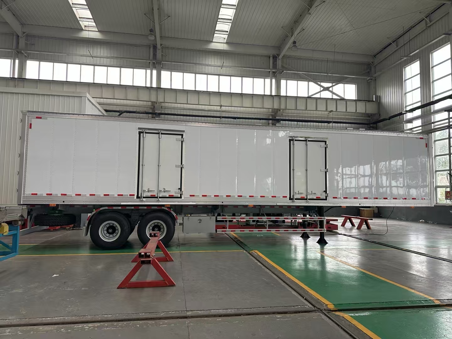45T trailer van freezer truck
