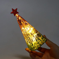 Dekorativ ljus julgranformad blåst glasflaska