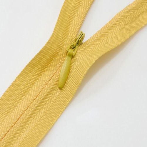 Heavy duty lubricated nylon zippers for garment wholesale