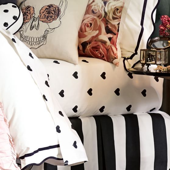 White base with printing cotton bed linen