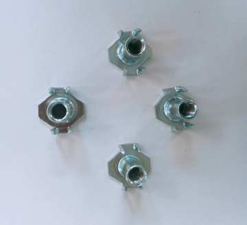 Full thread Four claws Carbon steel Barb nut