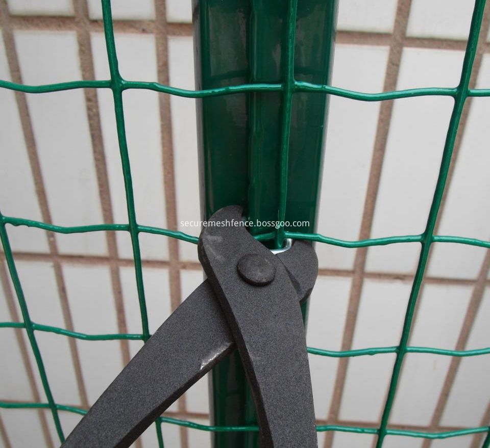 Plastic welded wire mesh