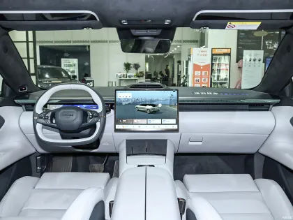 LYNK&CO Z10 Pure Electric Fastback - High Speed New Energy Vehicle