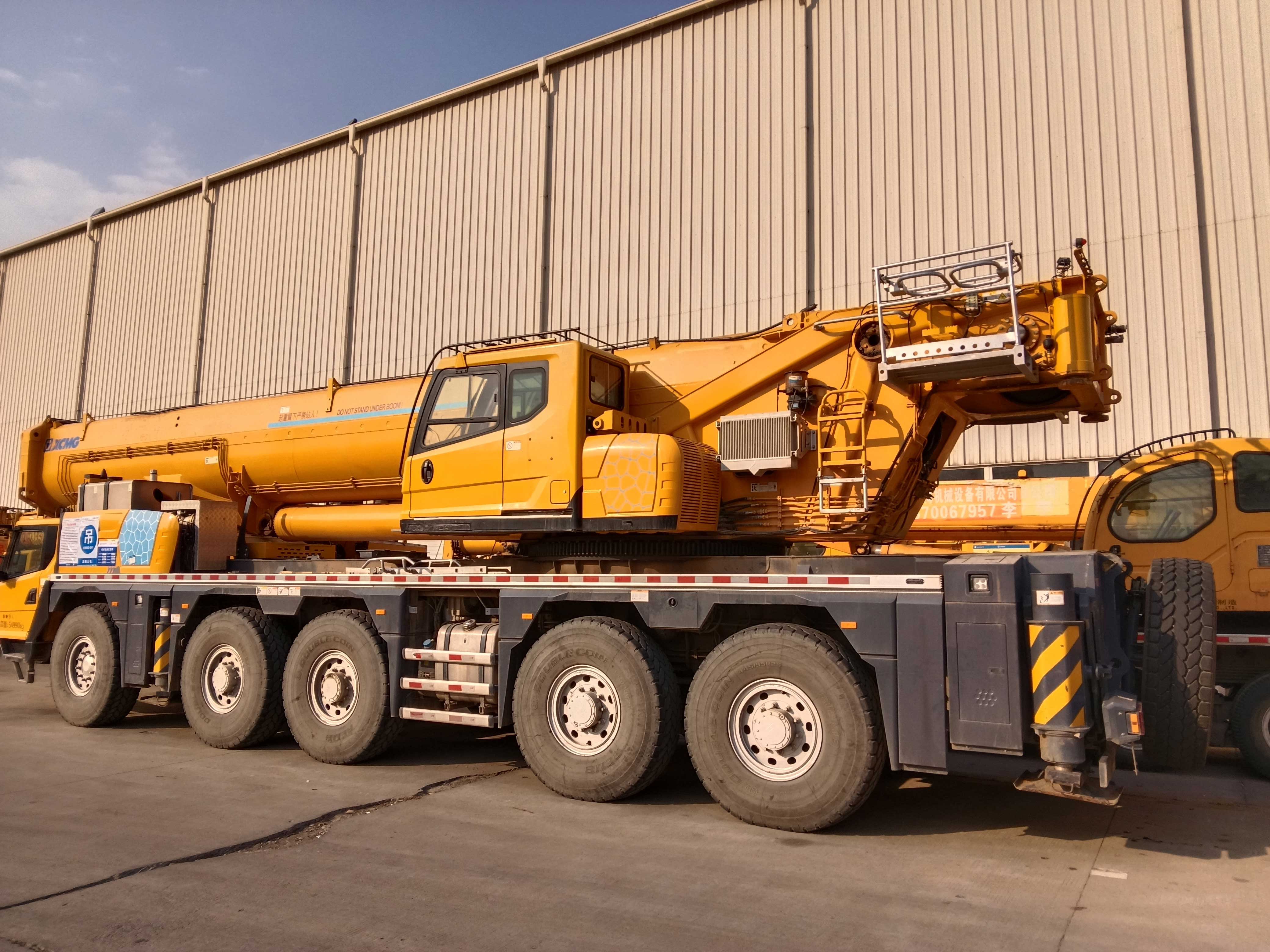the-side-of-the-used-crane
