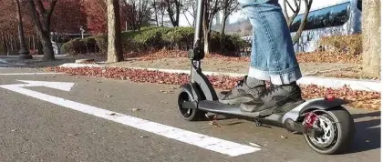 Boosted electric scooter with widewheel