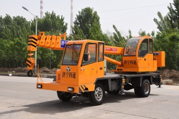 Gru mobile con gru a braccio da 6 ton