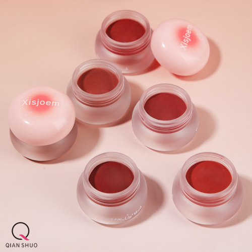 Riasan Menawan dengan Warna Bibir & Pipi