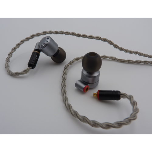 In-ear monitors voor muzikanten met afneembare kabels