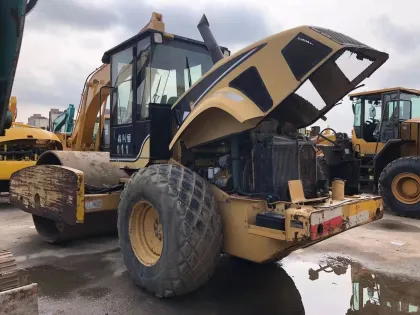 Used Caterpillar Vibration Roller CS683 CS583 for Sale