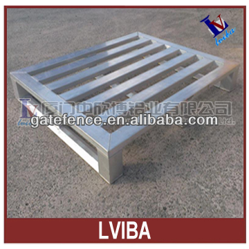aluminium pallet and white pallets