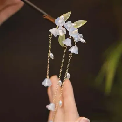Vintage Hair Sticks & Hairpins: Chinese Hanfu Hair Accessories with Flower Tassels & Forks
