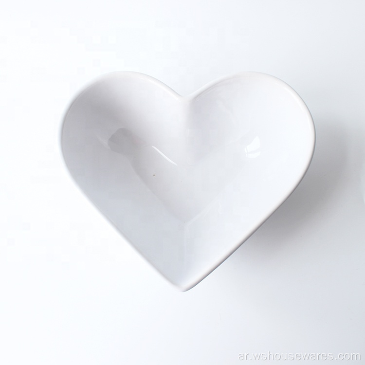 تصميم جديد للأواني المائدة المزججة على شكل قلب على شكل قلب