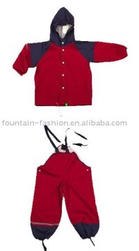 Fashionable Children Rainsuit