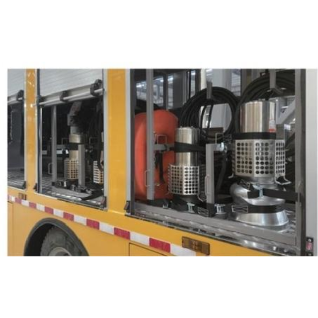 Drainage vehicle with adjustable drainage volume