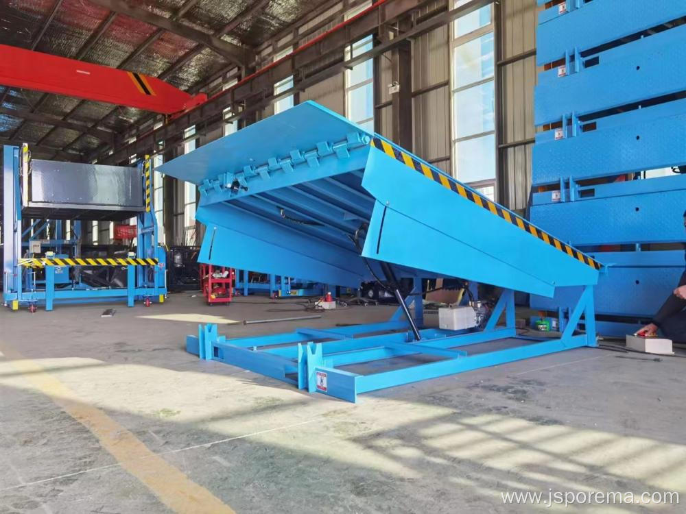 Warehouse hydraulic dock leveler