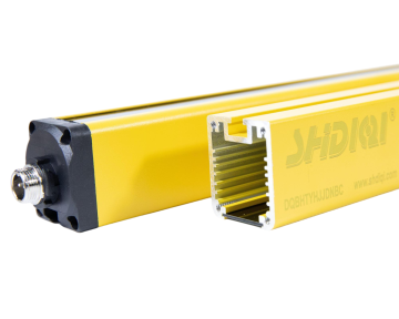 Safe and sun resistant safety grating