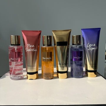 विक्टोरिया महिला फ्रूटी और फ्लोरल बॉडी मिस्ट एंड लोशन सेट - 250ml + 236ml