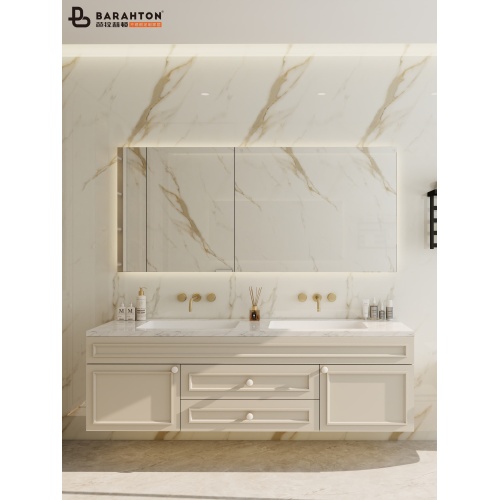 Французский тщеславный шкаф