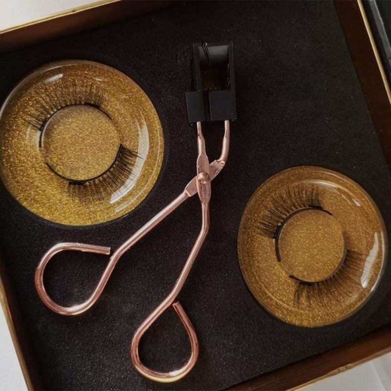 Natural 8D Quantum Magnetic Eyelashes Kit: A Comprehensive Makeup Tool without Eyeliner and Traditional Adhesives