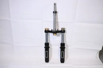 Inner closed lock plate inner spring shock absorber