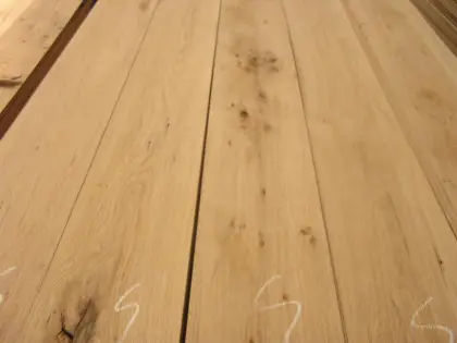 Oak Handscraped engineered wood flooring for home decoration