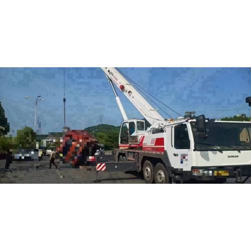 80 toneladas usavam guindaste para operações pesadas