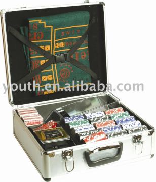 600pcs Deluxe Casino Poker Chips set with Alum. Case