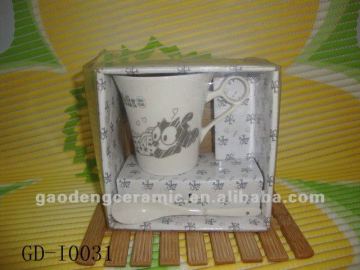 boxed gift set with spoon